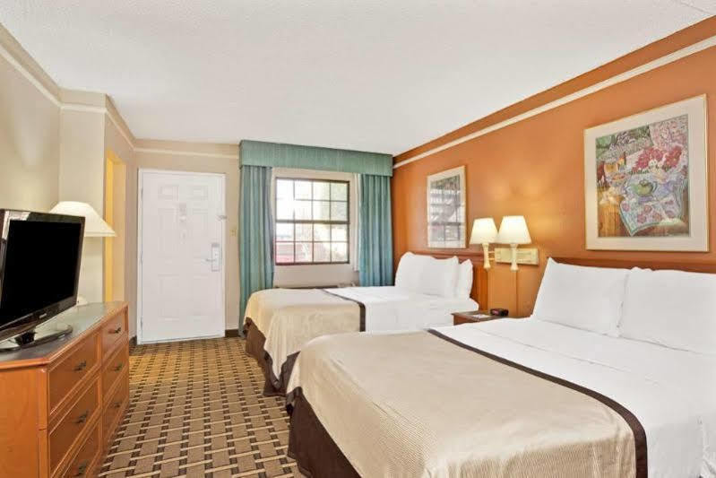 Red Roof Inn Houston North - Fm1960 & I-45 Westfield Buitenkant foto