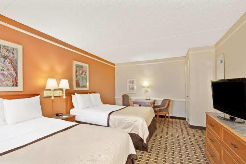 Red Roof Inn Houston North - Fm1960 & I-45 Westfield Buitenkant foto