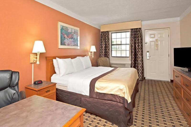 Red Roof Inn Houston North - Fm1960 & I-45 Westfield Buitenkant foto